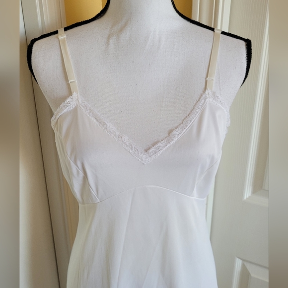 VINTAGE WHITE. LONG SLIP, SIZE 34 - Picture 3 of 13